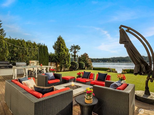 3671 E Lake Sammamish Parkway NE, Sammamish WA 98074