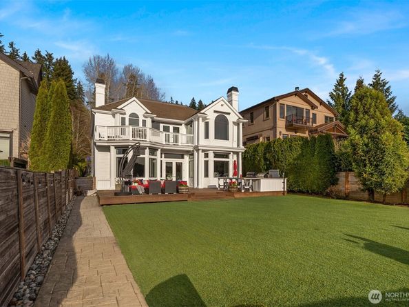 3671 E Lake Sammamish Parkway NE, Sammamish WA 98074