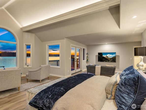 3671 E Lake Sammamish Parkway NE, Sammamish WA 98074