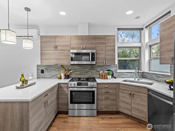 2416 NW 61st St B, Seattle WA 98107