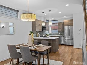 2416 NW 61st St B, Seattle WA 98107
