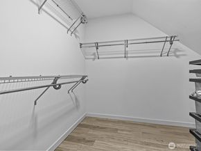 2416 NW 61st St B, Seattle WA 98107