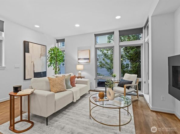 2416 NW 61st St B, Seattle WA 98107