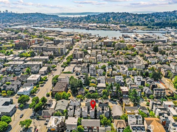 2416 NW 61st St B, Seattle WA 98107