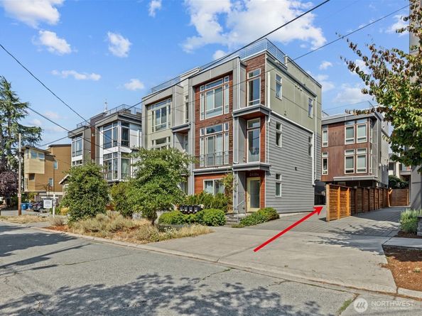 2416 NW 61st St B, Seattle WA 98107
