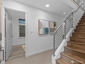 2416 NW 61st St B, Seattle WA 98107