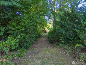 16621 188th Avenue SE 1,2,3, Renton WA 98058