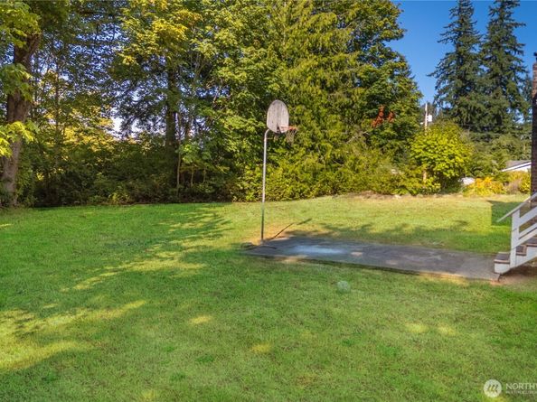 16621 188th Avenue SE 1,2,3, Renton WA 98058