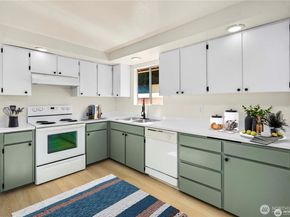 16621 188th Avenue SE 1,2,3, Renton WA 98058