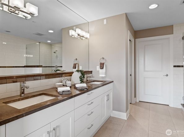 7800 SE 27th Street 503, Mercer Island WA 98040