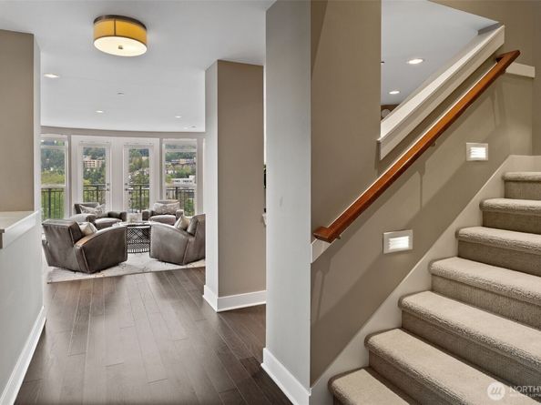 7800 SE 27th Street 503, Mercer Island WA 98040