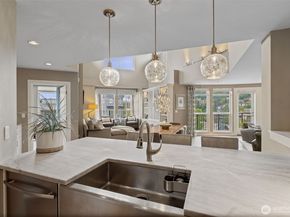 7800 SE 27th Street 503, Mercer Island WA 98040