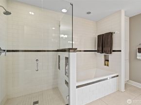 7800 SE 27th Street 503, Mercer Island WA 98040