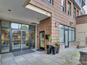 7800 SE 27th Street 503, Mercer Island WA 98040