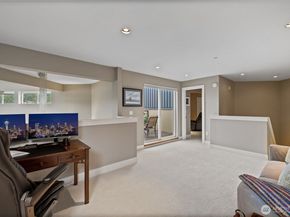 7800 SE 27th Street 503, Mercer Island WA 98040