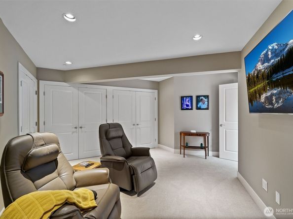 7800 SE 27th Street 503, Mercer Island WA 98040