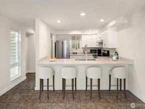 12014 98th Avenue NE 101, Kirkland WA 98034