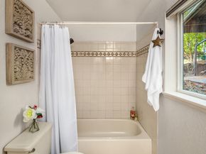 12014 98th Avenue NE 101, Kirkland WA 98034