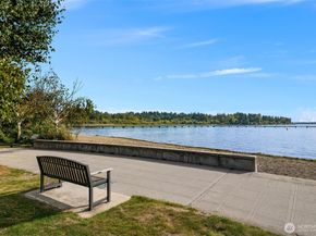 12014 98th Avenue NE 101, Kirkland WA 98034