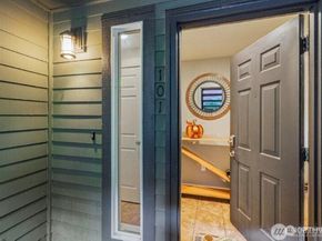 12014 98th Avenue NE 101, Kirkland WA 98034