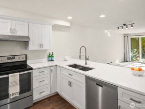 12014 98th Avenue NE 101, Kirkland WA 98034