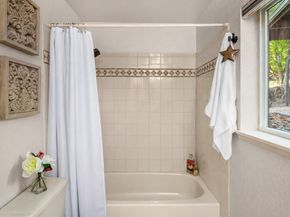 12014 98th Avenue NE 101, Kirkland WA 98034