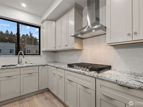 14804 40th Avenue W 1, Lynnwood WA 98087