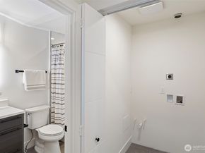 12215 Des Moines Memorial Drive S B, Burien WA 98168