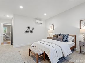 12215 Des Moines Memorial Drive S B, Burien WA 98168