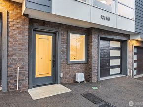 12215 Des Moines Memorial Drive S B, Burien WA 98168