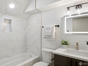 12215 Des Moines Memorial Drive S B, Burien WA 98168