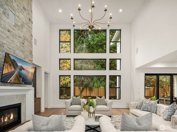 1009 102nd Place SE, Bellevue WA 98004