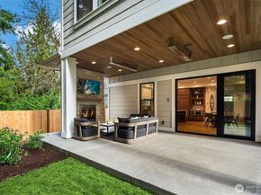 1009 102nd Place SE, Bellevue WA 98004