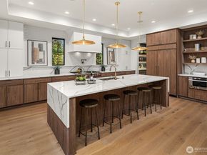 1009 102nd Place SE, Bellevue WA 98004