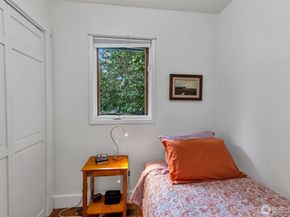 7779 10th Avenue SW, Seattle WA 98106