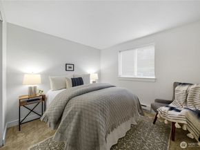 12601 SE 41st Place C102, Bellevue WA 98006