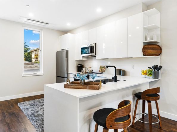 7144 47th Avenue SW, Seattle WA 98136