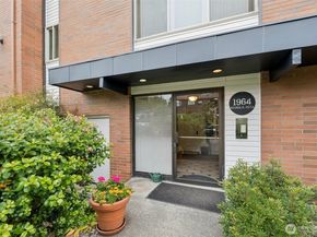 1964 26th Avenue W 203, Seattle WA 98199