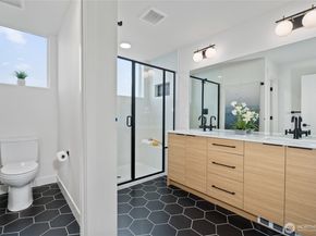 4517 B Sunnyside Avenue N, Seattle WA 98103