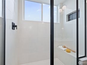 4517 B Sunnyside Avenue N, Seattle WA 98103