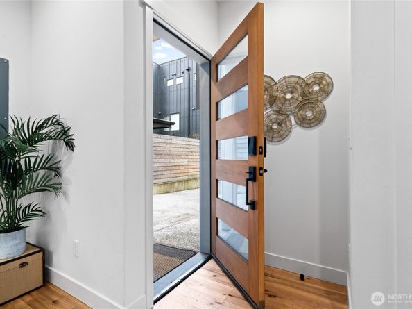 4517 B Sunnyside Avenue N, Seattle WA 98103