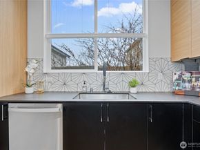 4517 B Sunnyside Avenue N, Seattle WA 98103