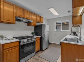 9480 Olson Place SW G, Seattle WA 98106