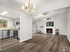 10833 SE 172nd Street 7D, Renton WA 98055