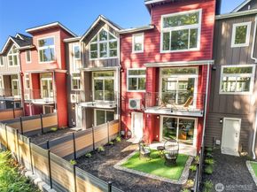 19722 Filbert Drive Unit 9, Bothell WA 98012