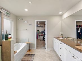 1323 Baker Heights Loop, Bremerton WA 98312