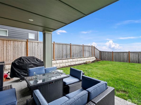 1323 Baker Heights Loop, Bremerton WA 98312