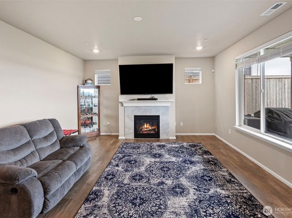 1323 Baker Heights Loop, Bremerton WA 98312