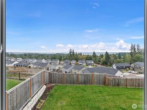 1323 Baker Heights Loop, Bremerton WA 98312