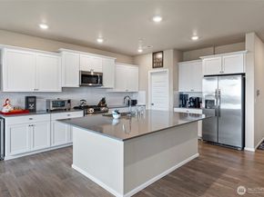 1323 Baker Heights Loop, Bremerton WA 98312